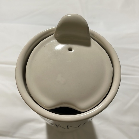 Rae Dunn ceramic coffee/ tea ceramic travel mug with “Mornin’” on front - Picture 2 of 7
